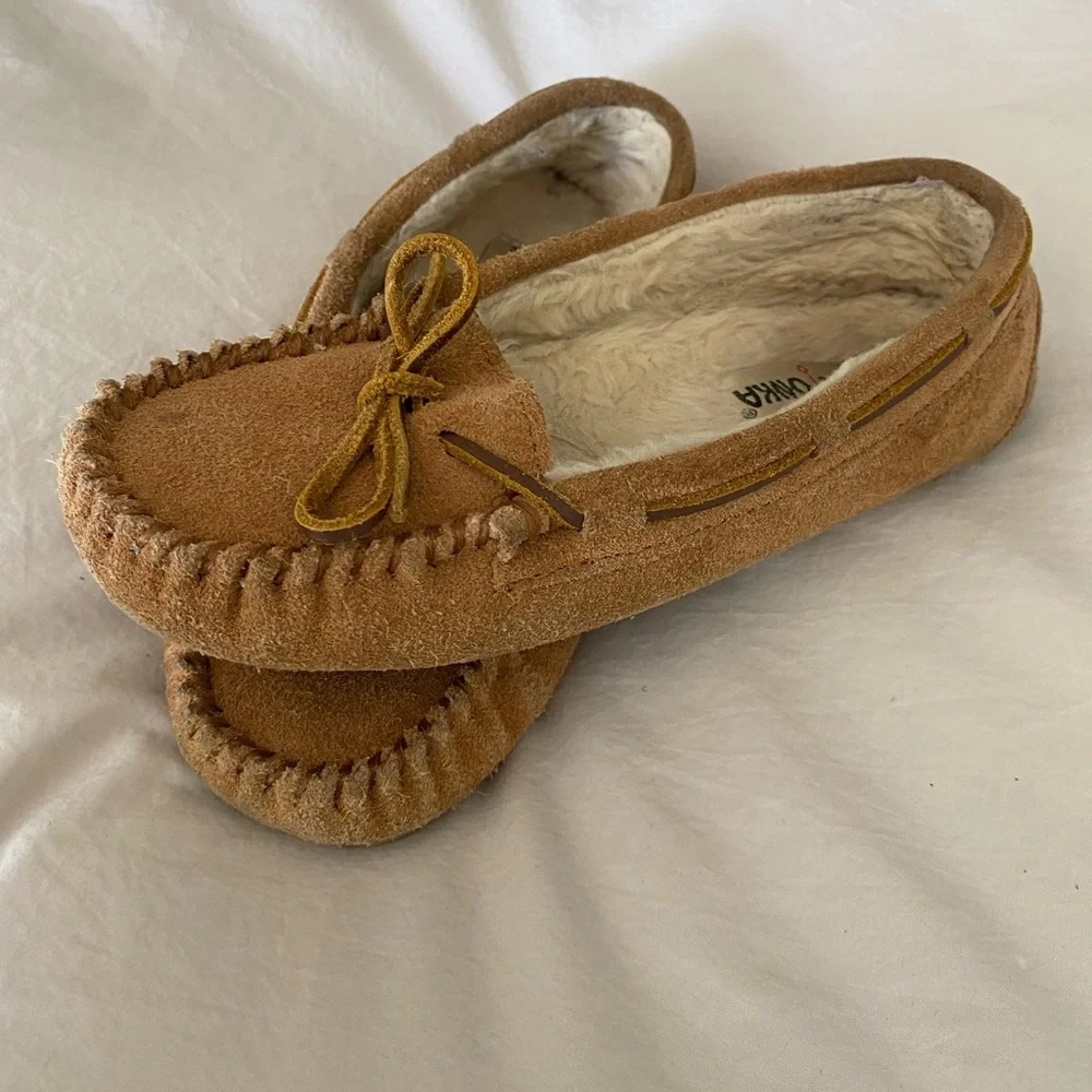 Kids’ Minnetonka Moccasins, Size 5